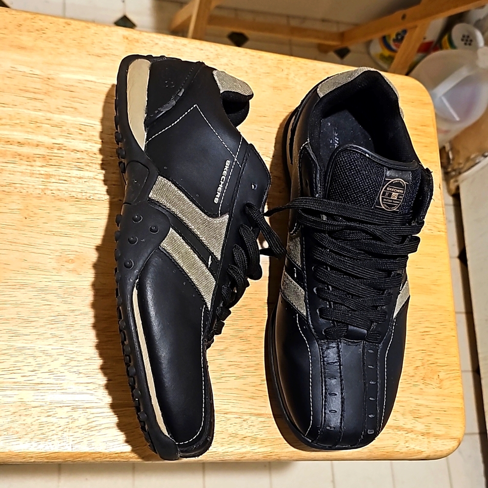Black Skechers Shoes